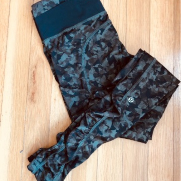 Lululemon Speed Tight III Mystic Jungle Fa… - Picture 2 of 2